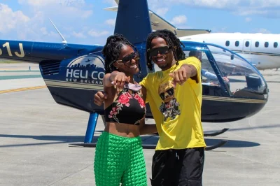 Erlebe new orleans aus der luft: hubschrauberflug über das french quarter, bourbon street und den mississippi mit pilot-kommentar und sicherheitseinweisung.