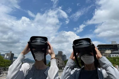 Scopri hiroshima e il peace park con un tour guidato in vr, ascoltando le storie dei sopravvissuti e vedendo la città prima e dopo il 1945. guida in inglese e visore vr inclusi.