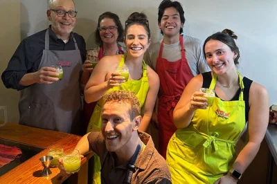 Apprenez à cuisiner des plats mexicains traditionnels à mexico, préparez des cocktails au mezcal et partagez un moment convivial avec un chef local. petit groupe, atelier pratique avec ingrédients