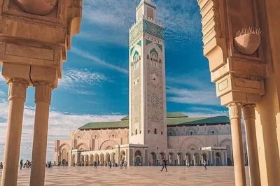 Erlebe casablanca hautnah auf einer privaten tour – schlendere durch die alt-medina, entdecke die hassan-ii.-moschee und entspanne an der corniche. abholung vom hotel oder kreuzfahrthafen inklusive.