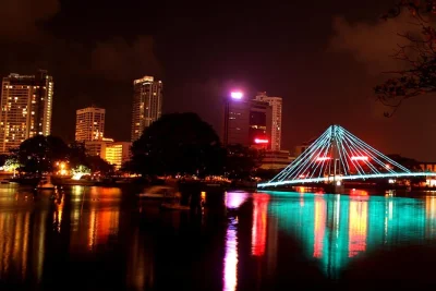 Explore os principais templos de colombo, caminhe pelo galle face green e visite a praça da independência com guia local. inclui traslado e água. reserve já.