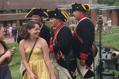 Erlebe philadelphia hautnah auf einer geführten tour – liberty bell, independence hall, franklin court & mehr mit lokalem guide entdecken.