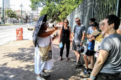 Erlebe new orleans in treme hautnah: schlendere über den congo square, lausche jazzgeschichten in storyville und entdecke historische orte mit einem leidenschaftlichen lokalen guide. rollstuhlgerecht