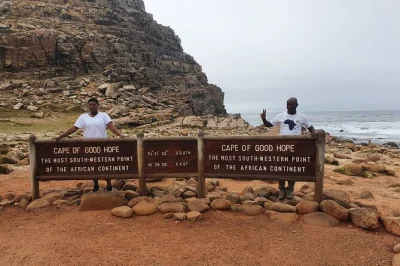 Descubre bo-kaap en ciudad del cabo, recorre chapman’s peak, visita el cabo de buena esperanza y conoce los pingüinos en boulders beach. reserva ya con coche privado, guía y entradas incluidas.
