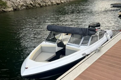 Deslize pelo rio cávado em gerês com seu barco privado. nade, faça um piquenique ou apenas aproveite o silêncio—coletes salva-vidas inclusos e reserva flexível.