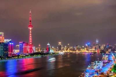 Esplora il bund, il giardino yu e il museo di shanghai con un tour privato. include crociera sul fiume huangpu, strade gastronomiche locali e guida esperta. prenota ora.