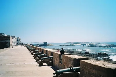 Book a marrakech to essaouira day tour. explore the fishing port, skala fort, medina, and visit an argan oil cooperative. hotel pickup included.