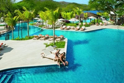 Reserve um transfer privado do aeroporto de liberia para o dreams las mareas. viagem confiável, com ar-condicionado, motorista local, paradas flexíveis e atendimento 24h.