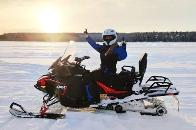 Feel the rush on a snowmobile safari in rovaniemi, ride 2025 models through lapland’s quiet forests, then warm up lakeside with a fire bbq. small groups, all gear included.