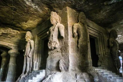 Découvrez les grottes d’elephanta avec une visite audio autonome depuis mumbai. comprend la traversée en ferry, les temples anciens et les histoires locales. téléchargez avant de partir.