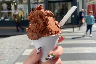 Follow a local guide through paris' saint-germain for chocolate tastings, pastries, macarons, and tea time. small group tour with sweet surprises included.