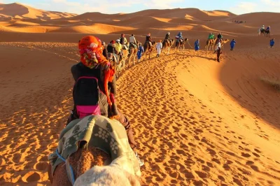 Tour compartido de 3 días por el desierto de marruecos de fes a marrakech. paseo en camello en merzouga, noche en tienda de lujo, visita a ouarzazate y ait ben haddou. ¡reserva ya!