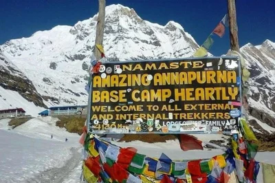 Vivi un trekking di 5 giorni al campo base dell’annapurna da pokhara. include guida, permessi, pasti e trasporti. raggiungi i 4.130 m con consigli locali e vera avventura.