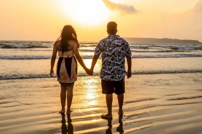 Goa sud, plage de benaulim : réservez une séance photo pro avec photographe local. parfait pour couples, familles ou voyageurs solo, capturez des moments naturels.