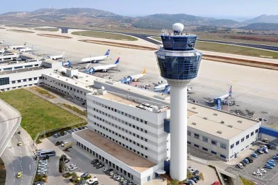 Prenota un trasferimento privato dal porto di pireo all’aeroporto internazionale di atene. goditi il comfort dell’aria condizionata, il wifi e un autista locale professionista. facile, sicuro e pu