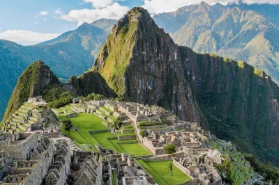 Explora cusco, valle sagrado, machu picchu, montaña de los siete colores y más en 8 días. incluye guías, entradas, transporte y comidas locales. ¡reserva tu aventura en perú!