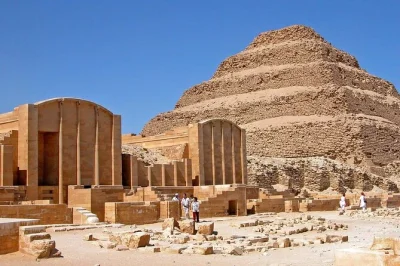 Siente la historia en saqqara, contempla a ramsés ii en memphis y descubre la pirámide acodada en dahshur con guía privado y opción de almuerzo.