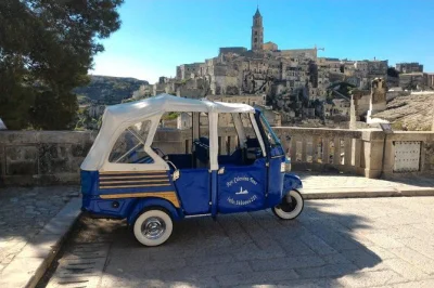 Descubra matera e seus sassi em um passeio exclusivo de ape calessino, com paradas para fotos, guia local e acesso fácil às antigas casas-caverna. transporte acessível para carrinhos de bebê.