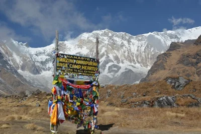 Scopri l’annapurna base camp in 10 giorni. trek con guide locali, visita villaggi gurung, rilassati alle sorgenti termali e ammira le viste sull’himalaya. prenota ora.
