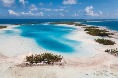 Feel the wild side of rangiroa with a blue lagoon eco tour—snorkeling, local lunch on a private motu, and a secret stop at the green lagoon. includes pickup.