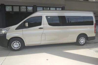 Arrive in roatan stress-free with private airport shuttle, curbside pickup, and friendly local drivers. includes hotel or ferry transfer and optional grocery stop.