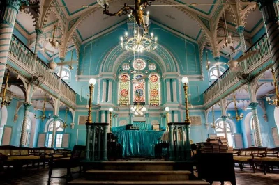 Explorez le patrimoine juif de mumbai lors d’une visite privée de 4 heures. découvrez synagogues historiques, gateway of india et l’emblématique hôtel taj mahal palace.