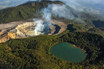 San josé, doka café, vulcão poás, cachoeiras la paz: café fresquinho, paisagens de tirar o fôlego e natureza selvagem. inclui café da manhã, almoço e transporte.