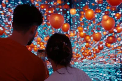 Descubre en lisboa la experiencia ah amália, un viaje sensorial por el fado, salas interactivas y la historia de amália rodrigues. entrada incluida y apto para toda la familia.