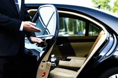 Book a private transfer from marrakech to casablanca airport. comfortable minivan, english-speaking driver, flexible pickup. safe, easy, and direct ride.