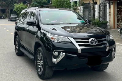 Chegue no aeroporto noi bai e siga para hanoi em carro particular com motorista que fala inglês, serviço porta a porta, sem taxas escondidas e suporte 24h.