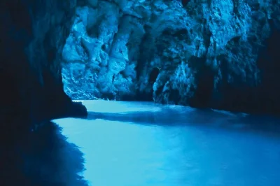 Scopri la grotta blu di dubrovnik, fai snorkeling tra le isole elafiti e rilassati con bevande illimitate in un tour in barca di piccolo gruppo—attrezzatura inclusa e orari flessibili.