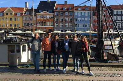 Scopri copenaghen come un vero locale con un tour privato a piedi, su misura per i tuoi ritmi, interessi e gusti. pickup incluso in hotel e itinerario flessibile.