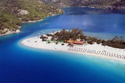 Erlebe die blue lagoon bei fethiye, wandere durch die saklikent schlucht und genieße ein lokales mittagessen – tagesausflug ab marmaris mit abholung, guide und eintritt inklusive.