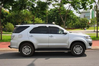 Step off your flight at noi bai and relax—your private driver meets you with a name sign, helps with bags, and takes you straight to your hanoi hotel. no haggling, no stress.