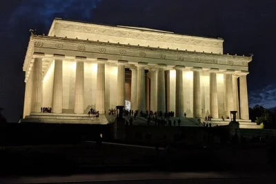 Feel the city’s stories come alive on a small-group washington dc evening tour. see iconic memorials, travel by comfy minivan, and connect with local history.