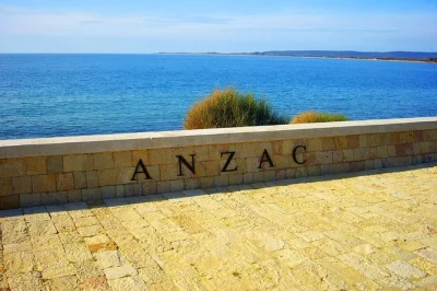 Scopri i luoghi simbolo della turchia in questo tour di 8 giorni da istanbul. visita gallipoli, troia, efeso, pamukkale, antalya e cappadocia con guide esperte.