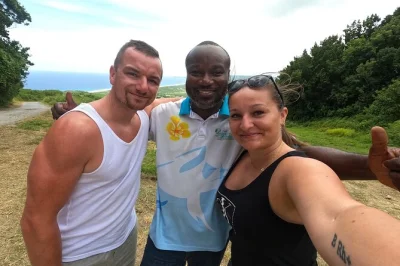 Descubra barbados do seu jeito com guia particular, paradas flexíveis e pickup no hotel ou porto. explore com conforto e toque local no seu ritmo.