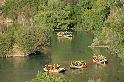 Scivola nel canyon almadenes di murcia, scopri antiche pitture rupestri, osserva la fauna locale e ricevi un reportage fotografico personale. tutto l’equipaggiamento e guida inclusi.