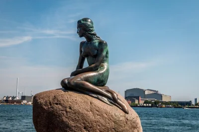 Feel copenhagen’s rhythm on a private walking tour with a local, taste classic smørrebrød, stroll nyhavn & christiania, and enjoy coffee by the canals.