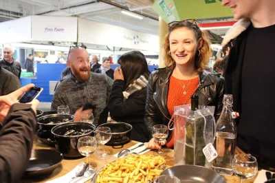 Erkunde bordeaux mit einem einheimischen, koste austern, cannelés, charcuterie und mehr. kleine gruppen, alles inklusive, mit spannenden geschichten unterwegs.