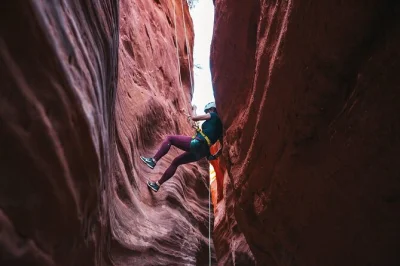 Feel the echo of your boots in kanab’s sandstone slots, learn rappelling with a local guide, and tackle four unique descents—gear included, pickup nearby zion.