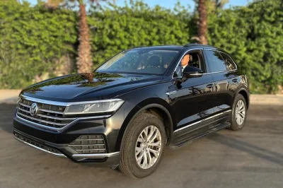 Casablanca: privater transfer zum flughafen mohammed v mit hotelabholung, kostenlosem wlan, wasserflasche und freundlichem fahrer – jetzt stressfrei buchen.