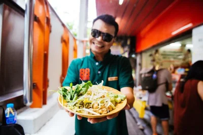 Start your bangkok food tour with a local, tasting thai red curry, sticky rice, and street snacks at or tor kor & chatuchak market. includes private guide.