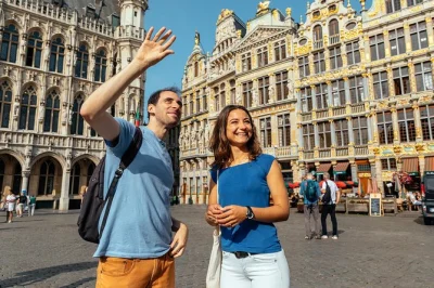 Descubra bruxelas com um tour privado e exclusivo, do grand place aos cantinhos escondidos. experimente um snack típico e aproveite um roteiro flexível, longe das multidões.