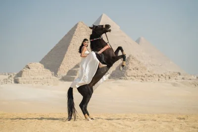 Capture your day at the giza pyramids with a local photographer, including panoramic views, sphinx shots, and 15 edited photos—no experience needed.