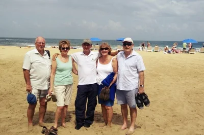 Erlebe puerto limon authentisch mit einer bootstour durch die tortuguero kanäle, frischen früchten am straßenstand, entspannter zeit am playa bonita strand und einem stopp auf einer bananenplantage
