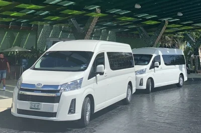 Nach der landung in cancun direkt mit privatem transfer nach playa del carmen – ohne umsteigen, ohne warten, bequem von tür zu tür. inklusive persönlichem empfang am flughafen.