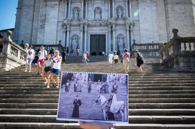 Explore as ruas medievais de girona e os cenários de game of thrones, prove pratos típicos catalães em blanes e aproveite um passeio em grupo pequeno saindo de barcelona com almoço incluso.