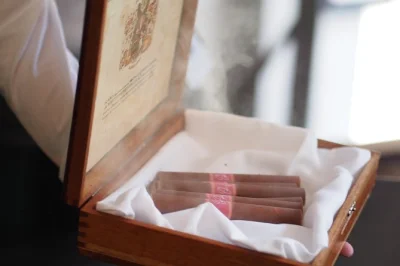 Descubre los callejones secretos de melbourne en un tour a pie de chocolate y postres, probando delicias artesanales, conociendo a sus creadores y viviendo experiencias exclusivas. incluye degustacion