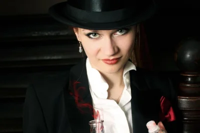 Scopri le leggende inquietanti di leipzig in un tour a piedi di 90 minuti. passeggia per le vie antiche, ascolta storie da brivido e vivi il lato misterioso della città con una guida locale.